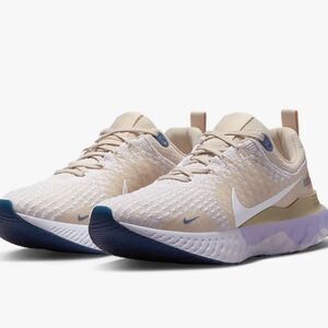 NWOT Nike Women's Road Running Shoes